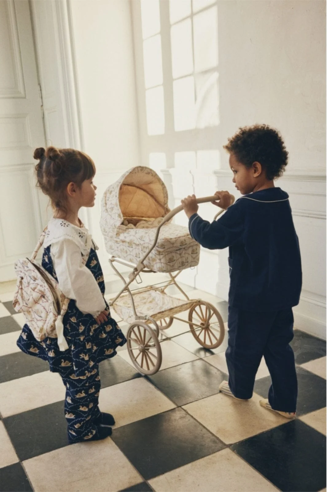 Konges Sløjd Doll Pram swan