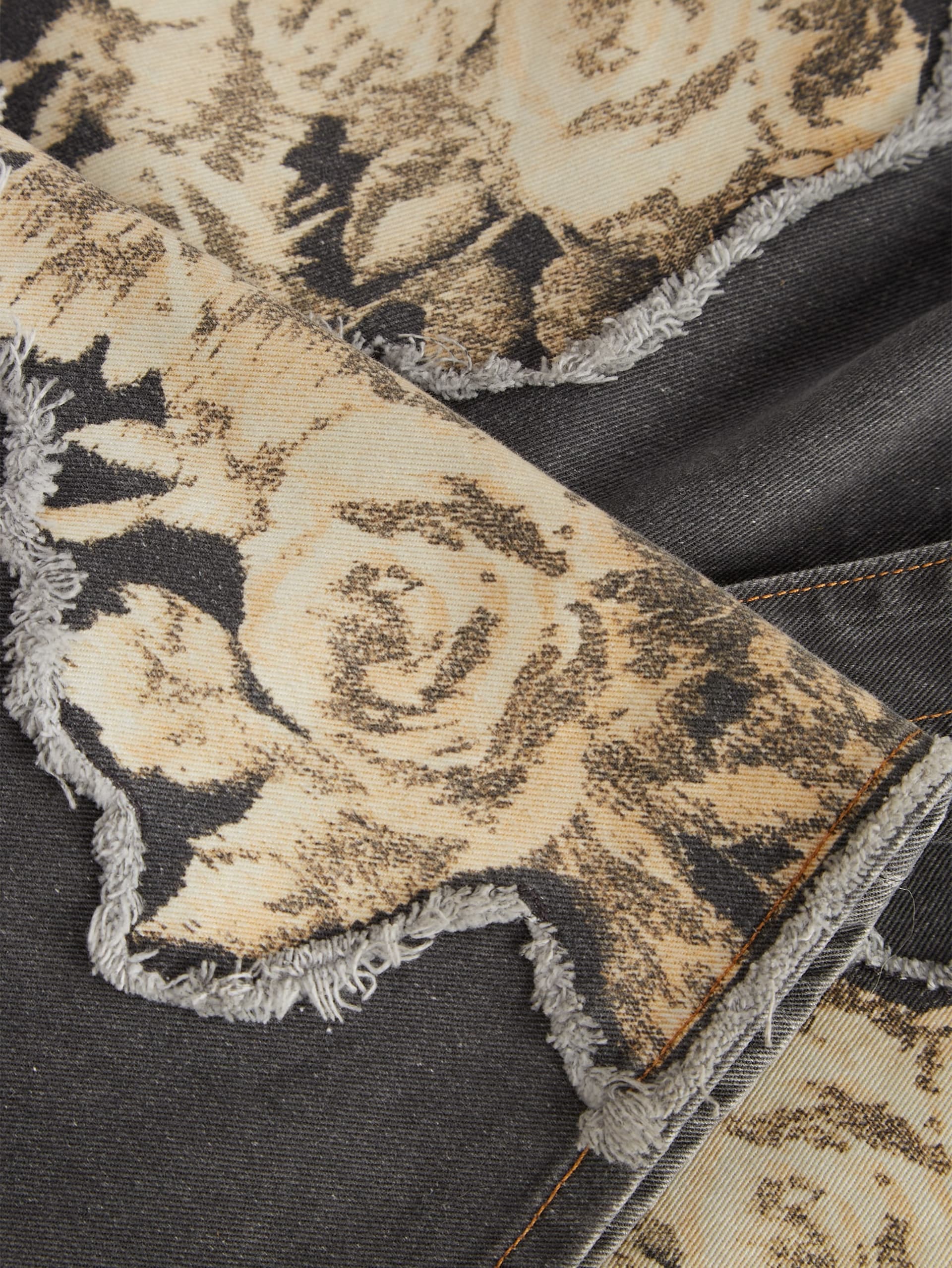 Calça jeans flare estampada