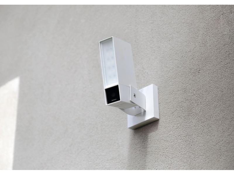 Netatmo Netzwerkkamera Smarte Aussenkamera mit Sirene Weiss Netatmo Smarte Aussenkamera mit Sirene