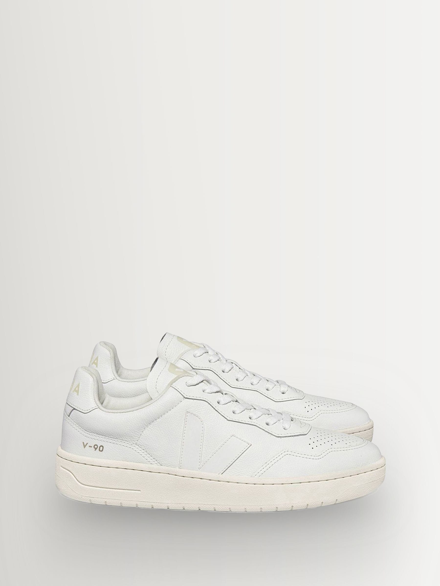Wit - Veja V-90 Trainers