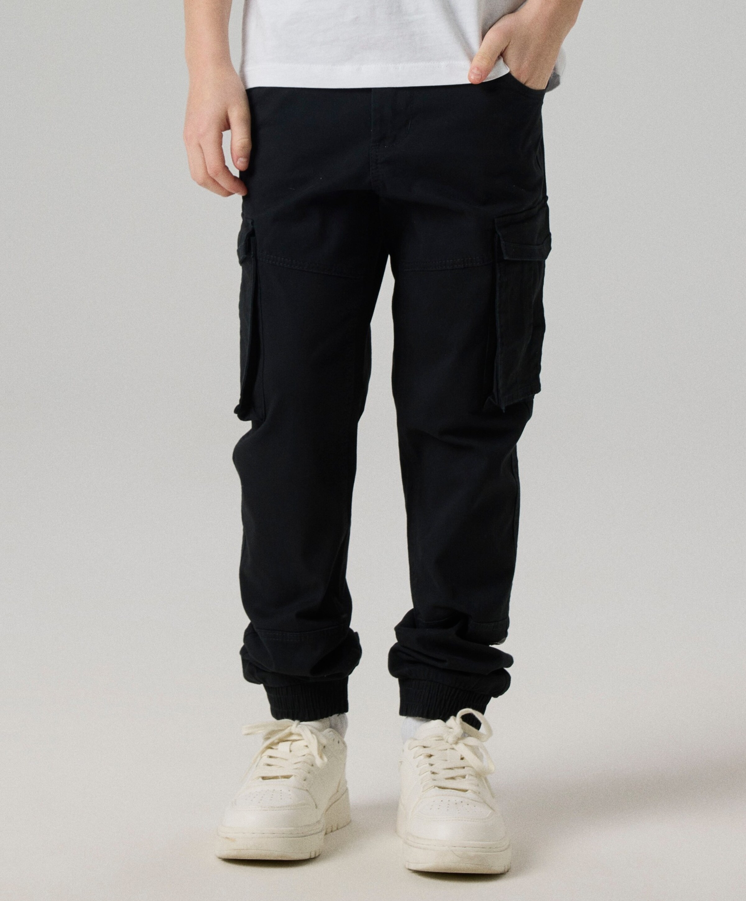 Name it NITBAMGO REG/R TWI CA PANT M NMT NO jongens broek zwart