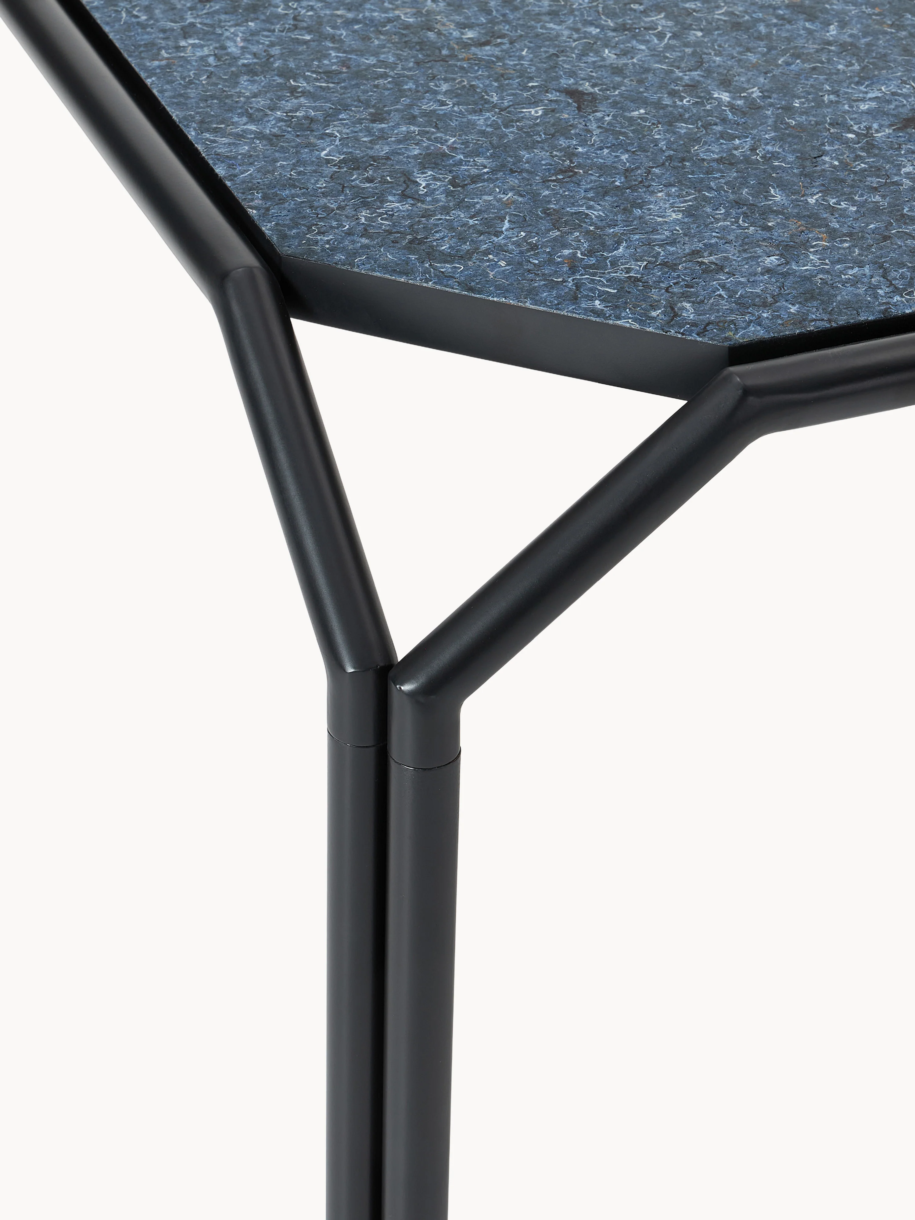 Westwing x Rezign®, eettafel Danilo in verschillende formaten