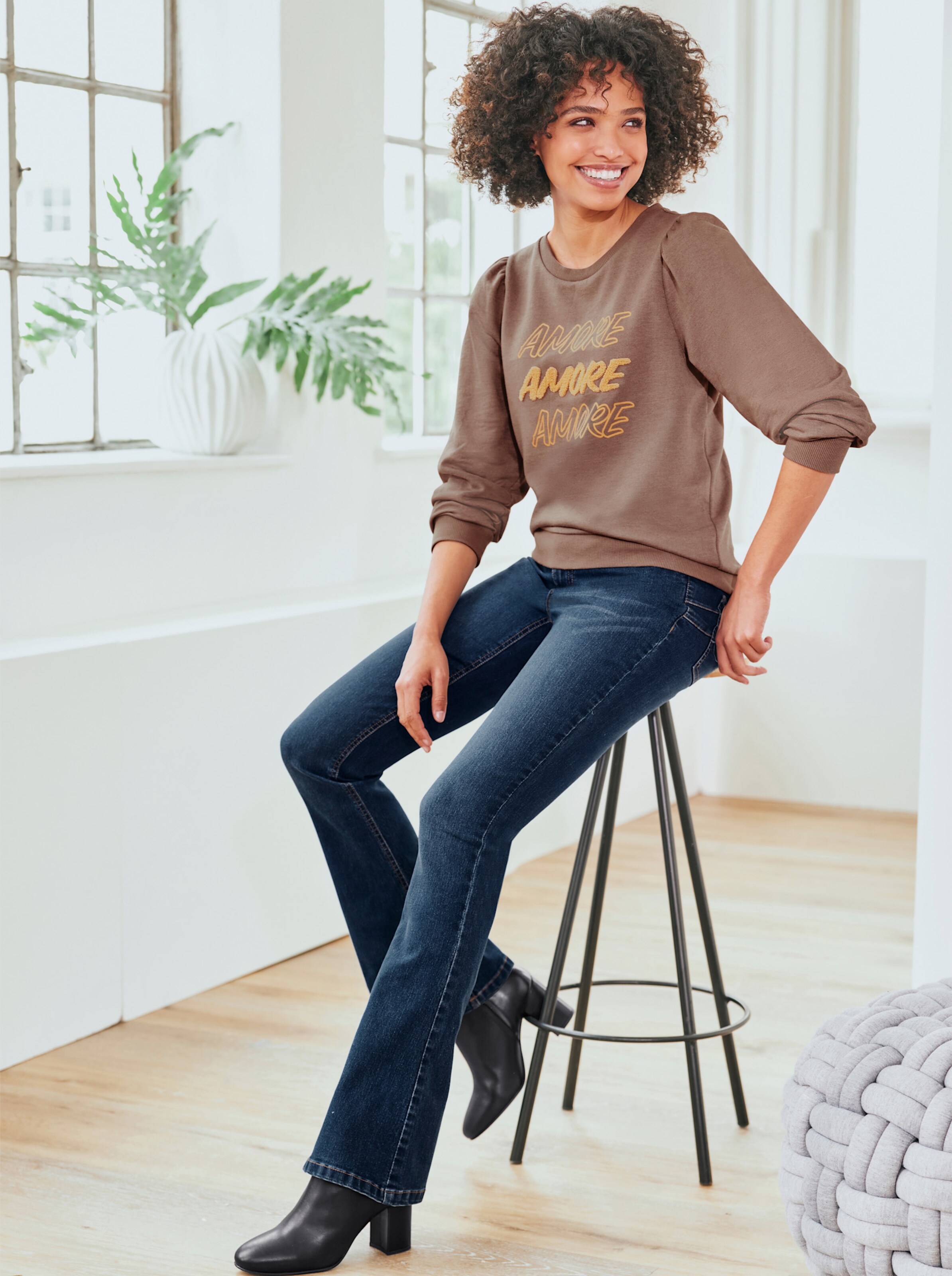 Sweatshirt