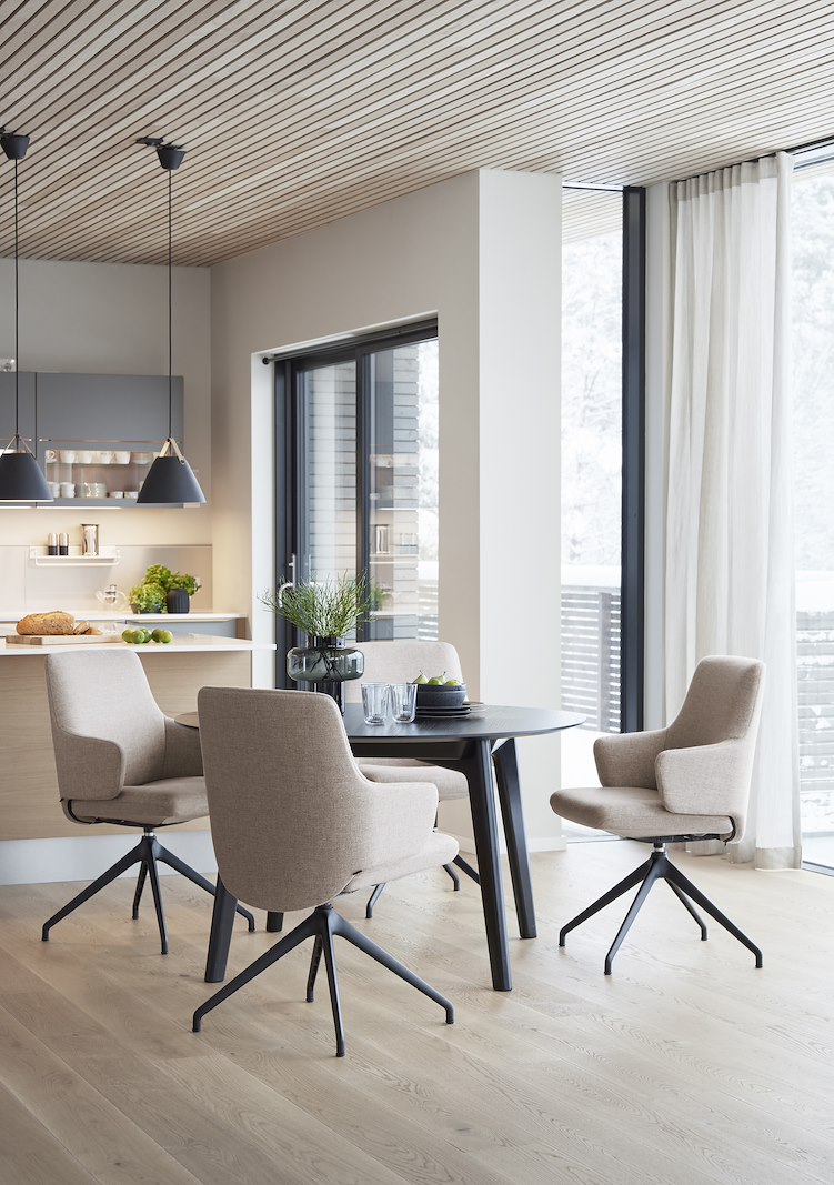 Basil spisestol Tekstil 3D Strikk Mirage Dark Beige med sort stål understell. Medium. Vaskbart trekk