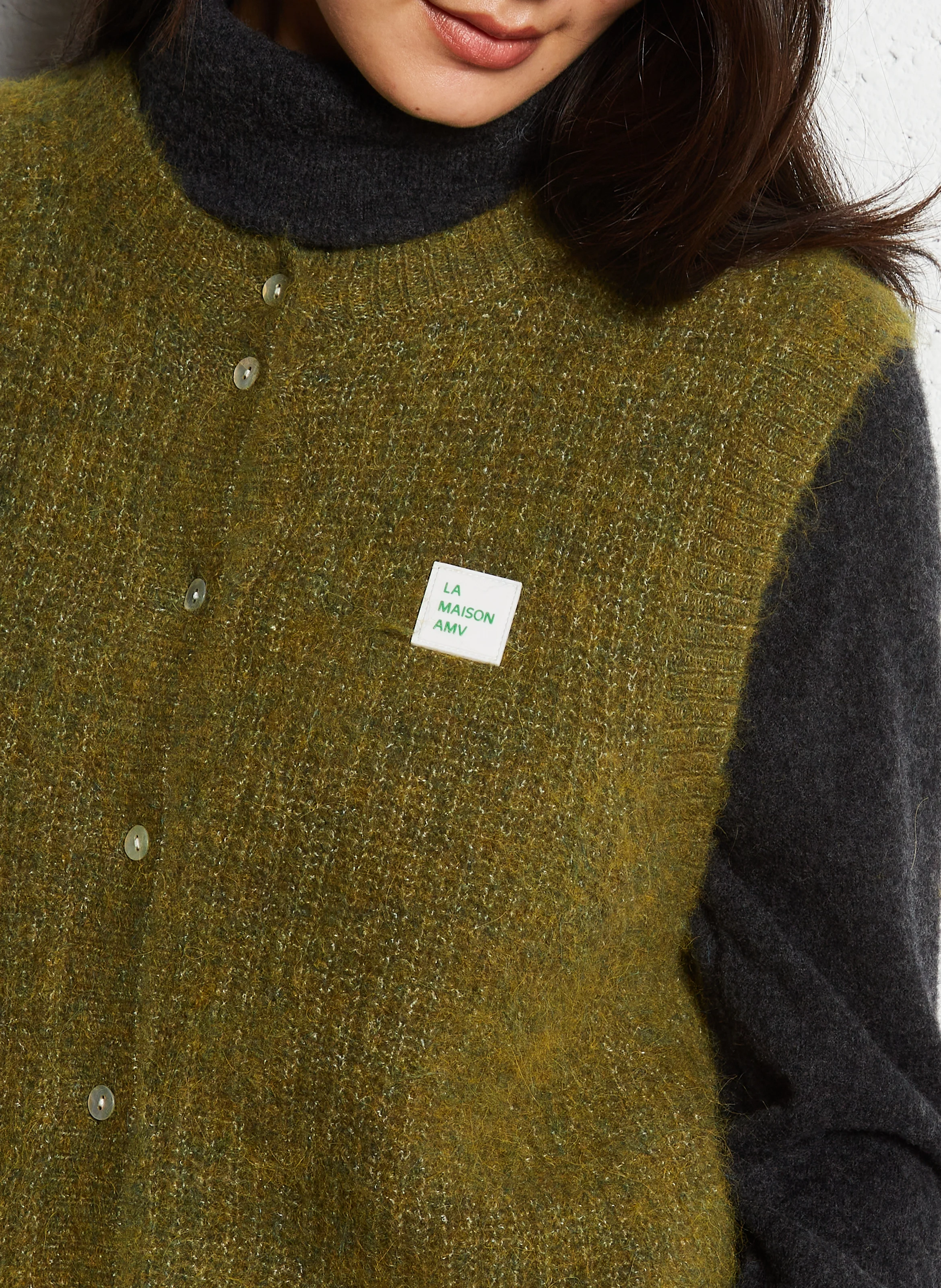 EAST - Gilet boutonné sans manches en maille duveteuse | Vert