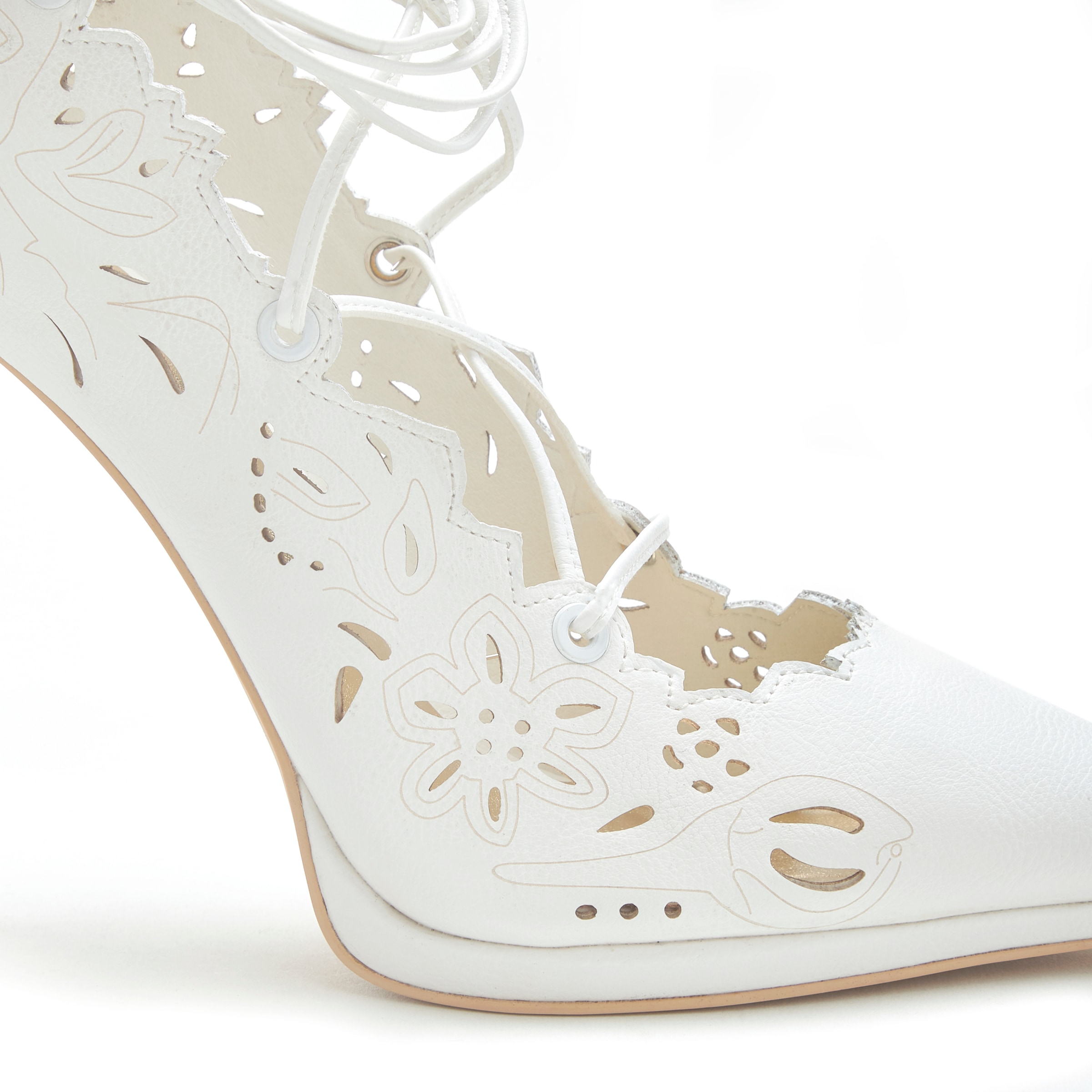 LASCANA Belle Affaire High-Heel-Pumps »Stiletto Pump mit Cut-Outs,«  Mit Schnürbänder und hohem Absatz
