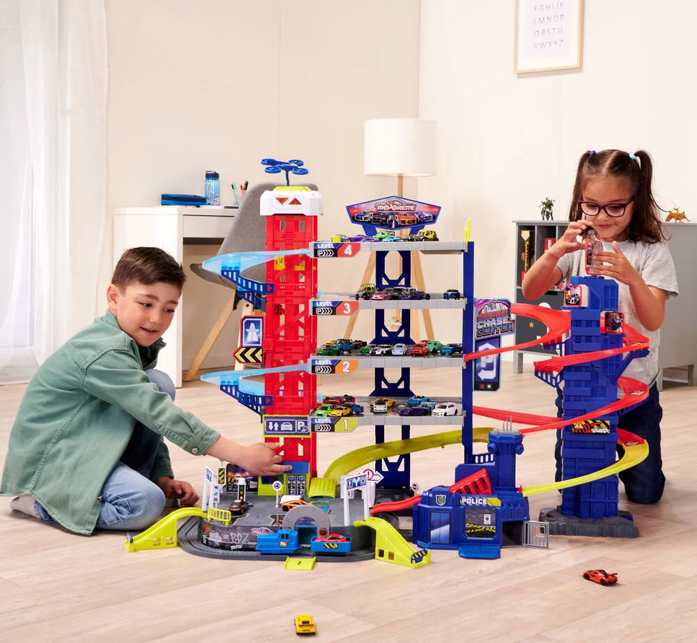 MAJORETTE SUPER CHASE CENTER ET 5 VEHICULES
