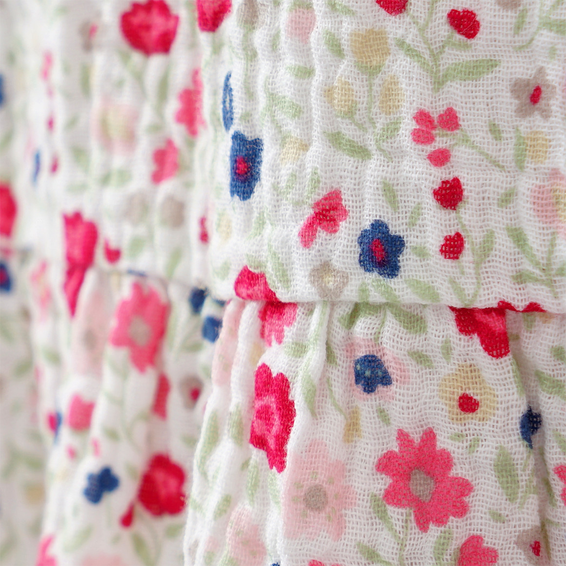 Topomini Baby Musselinkleid mit Blümchen-Print weiss / bunt
