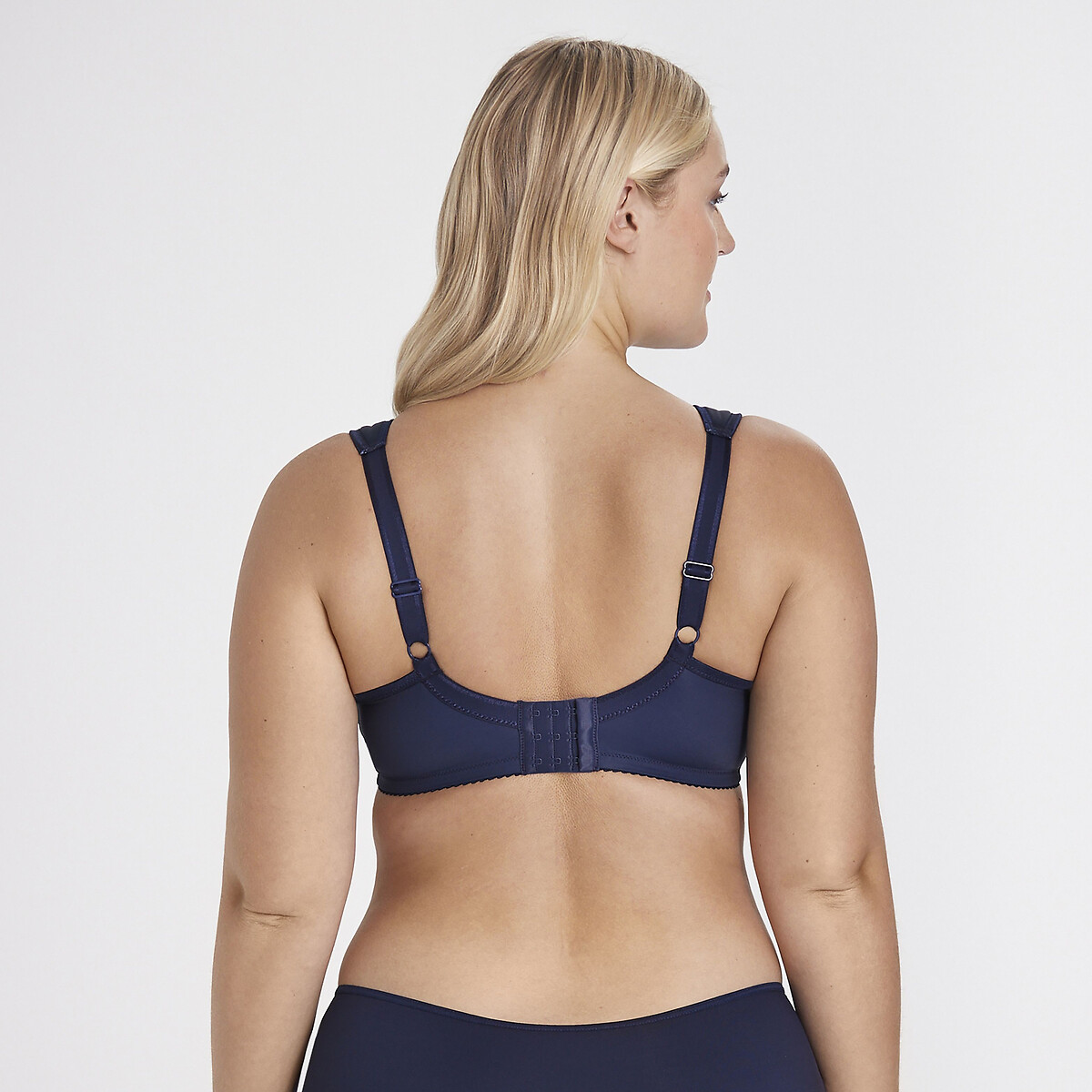 MISS MARY OF SWEDEN<br>BH met beugels Smooth Lacy.