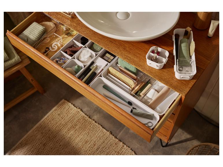 Make-up organizer