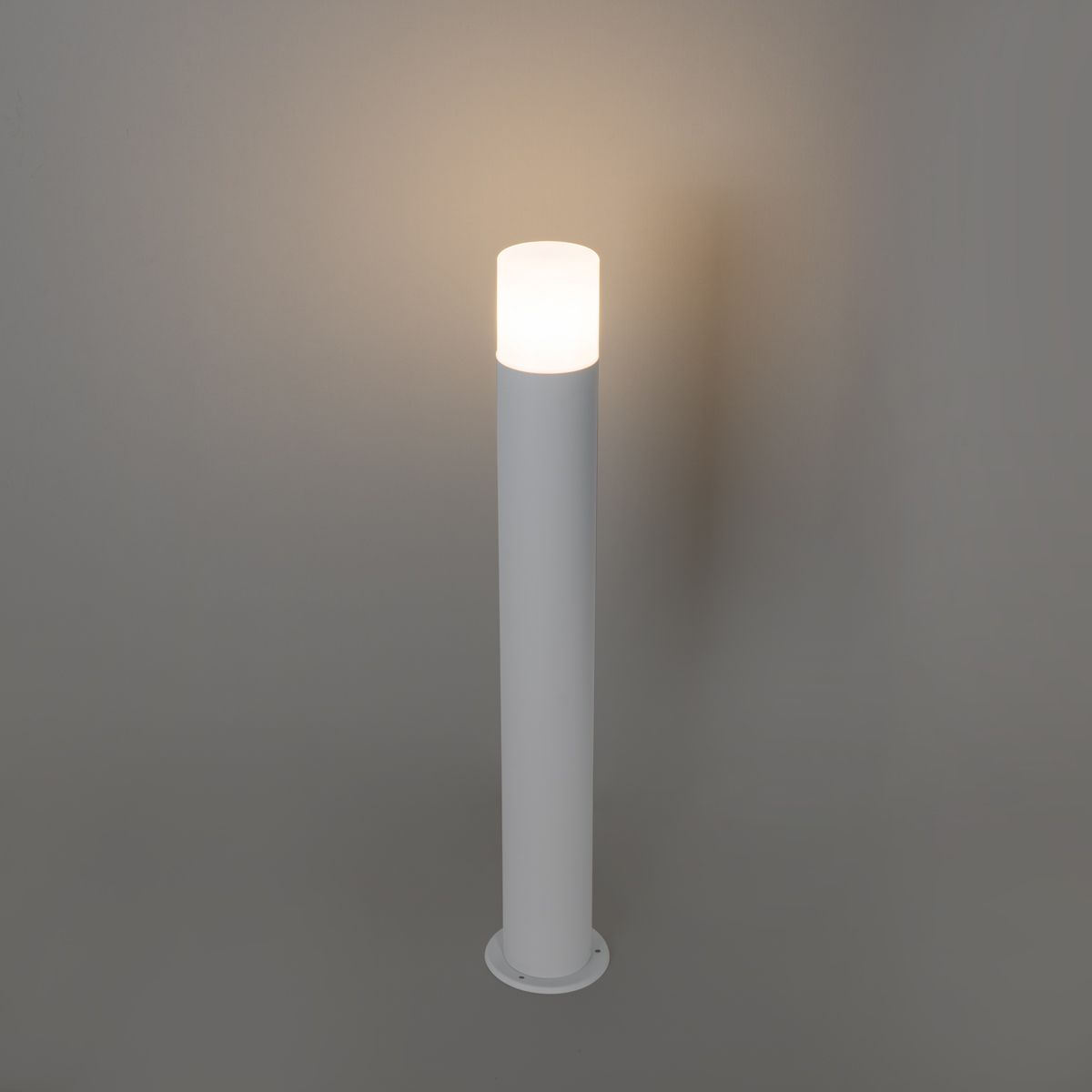 Staande buitenlamp wit met opaal witte kap 70 cm - Odense