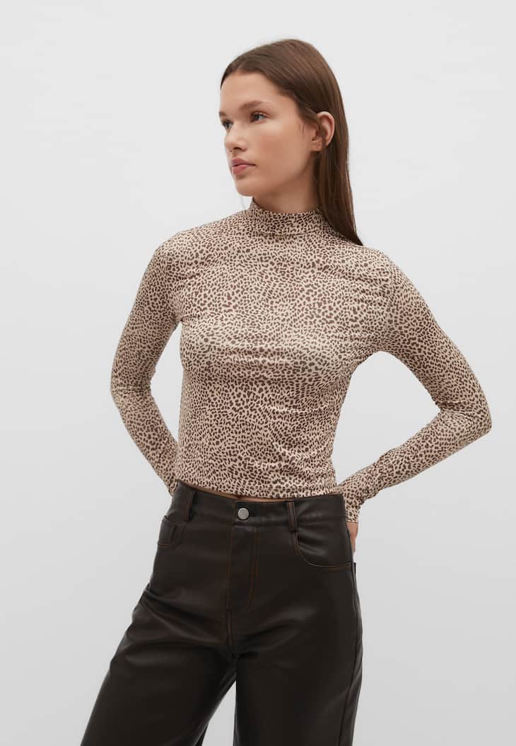 blusa de gola alta falsa