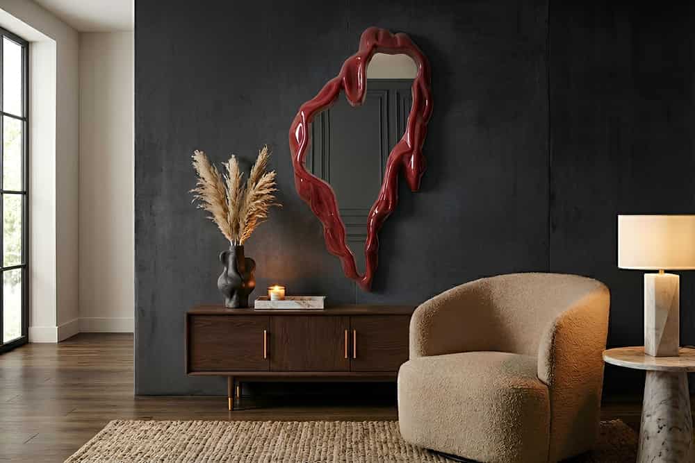 Extravaganter Wandspiegel FLUIDUM 150cm rot vertikale Aufhängung organische Form
