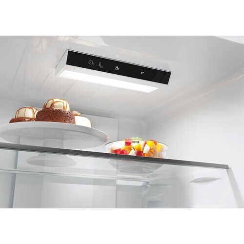 Réfrigérateur congélateur en bas Candy cncq2t518ew