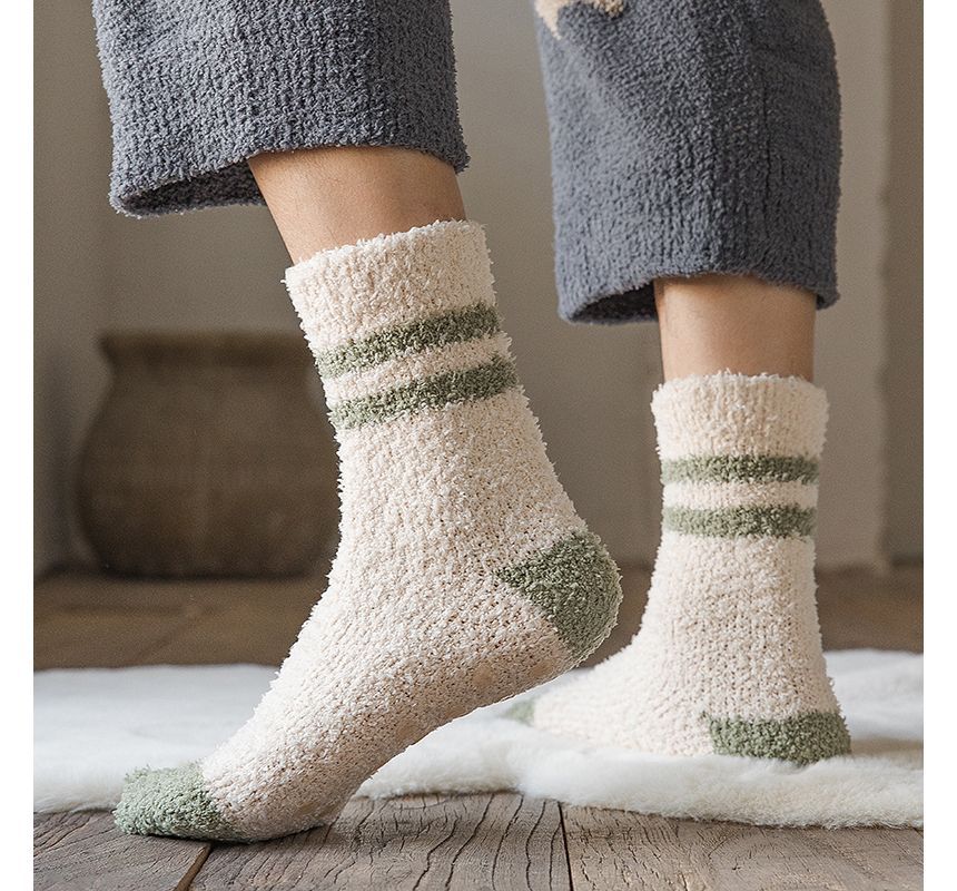 Mimiyu - Gestreepte fleece korte sokkenset