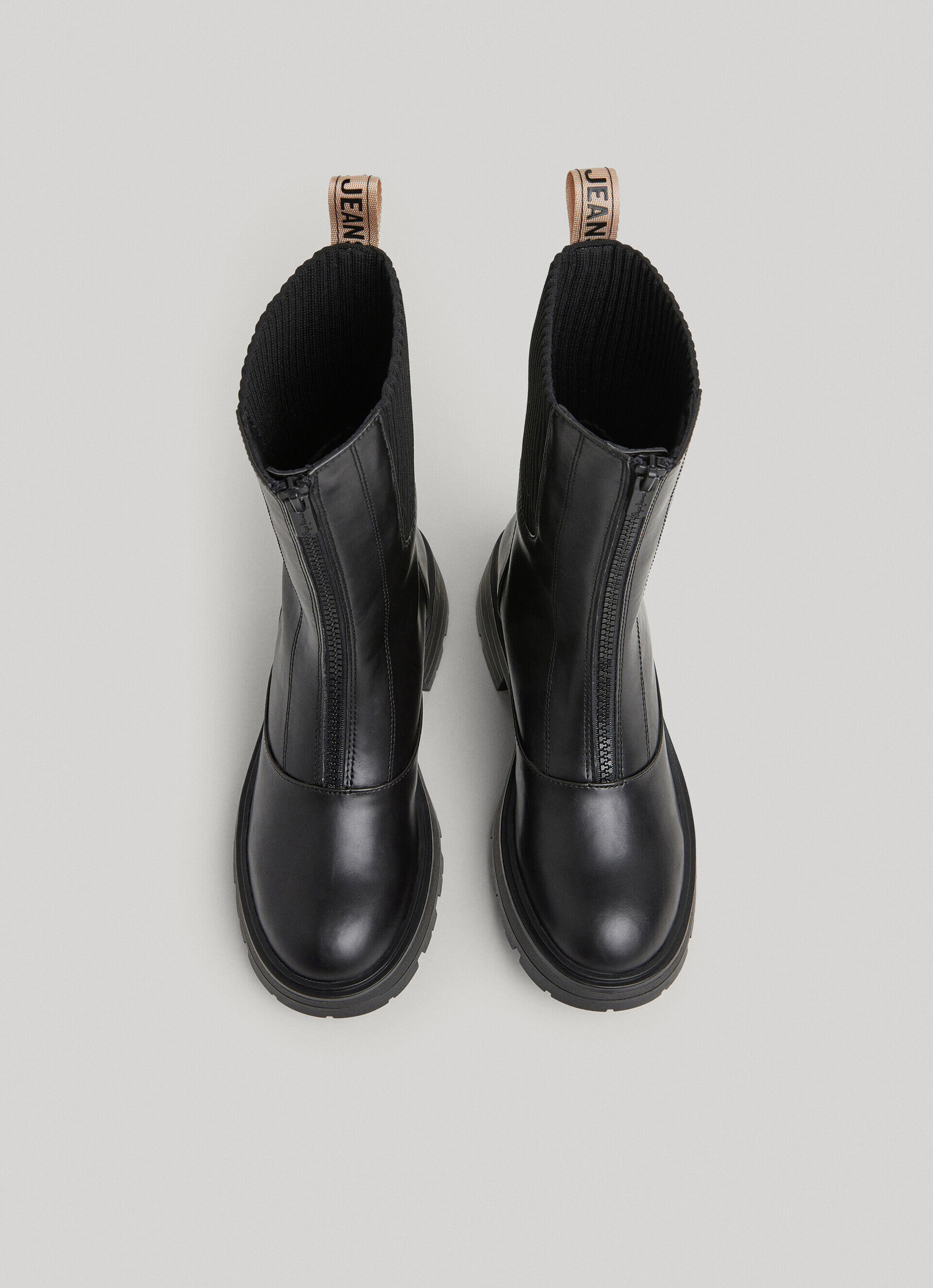 BOTAS DE CANO CURTO EM MALHA COMBINADA - pretas