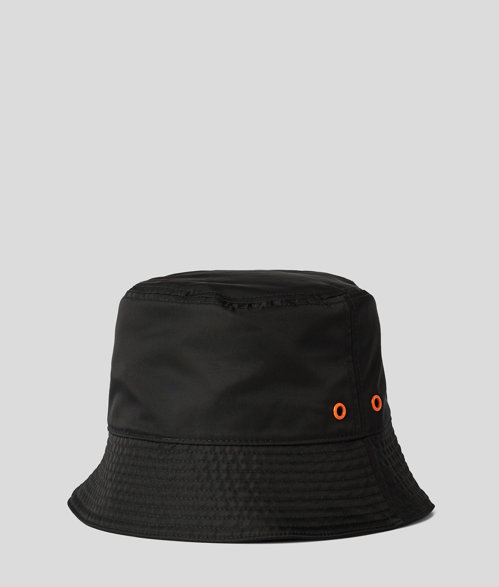 Bob avec écusson en nylon