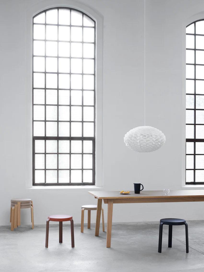 Normann Copenhagen  Tap skammel - grå/valnød