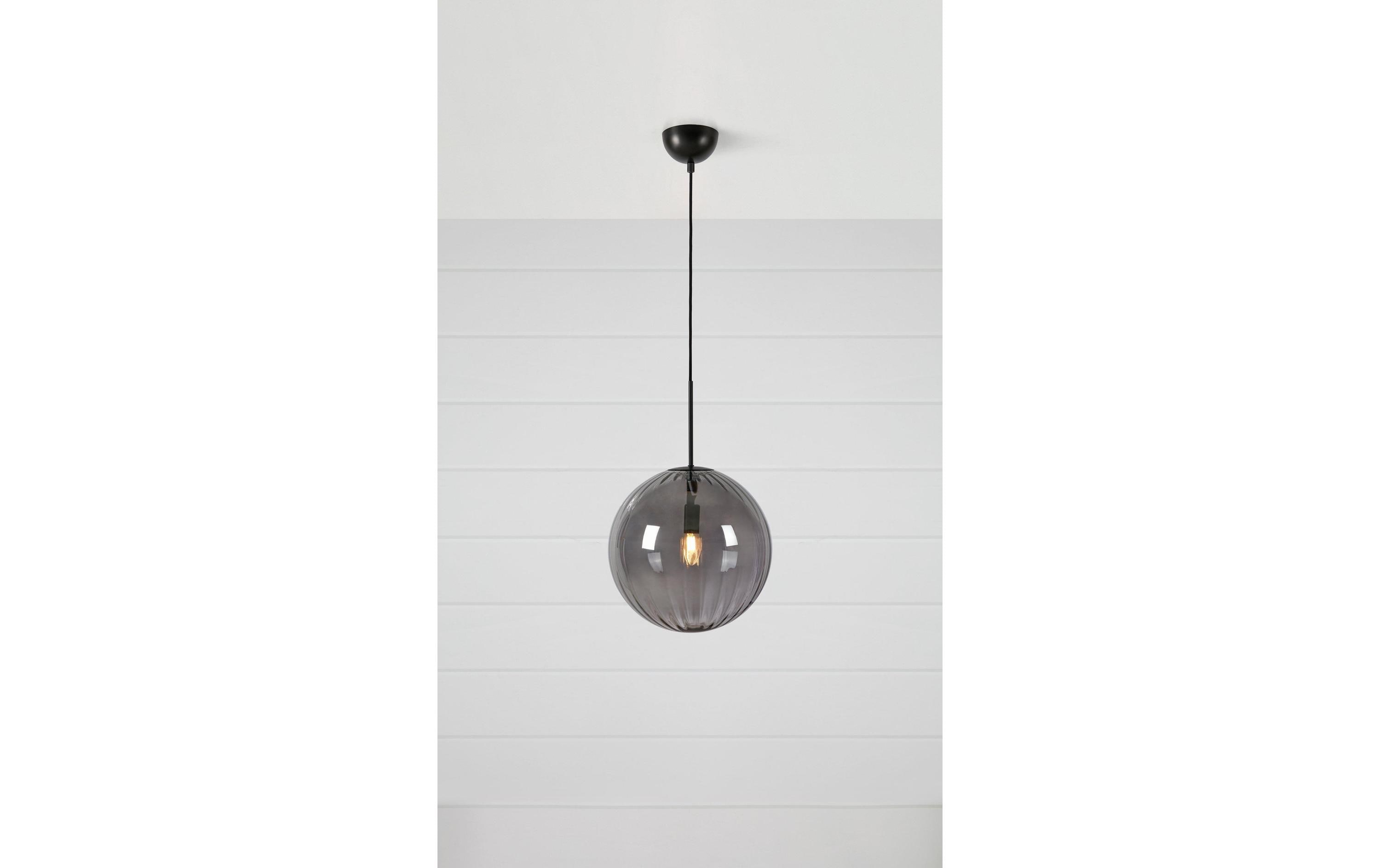 Pendelleuchte Fengari SchwarzDeckenleuchte im schlichten skandinavischen Design