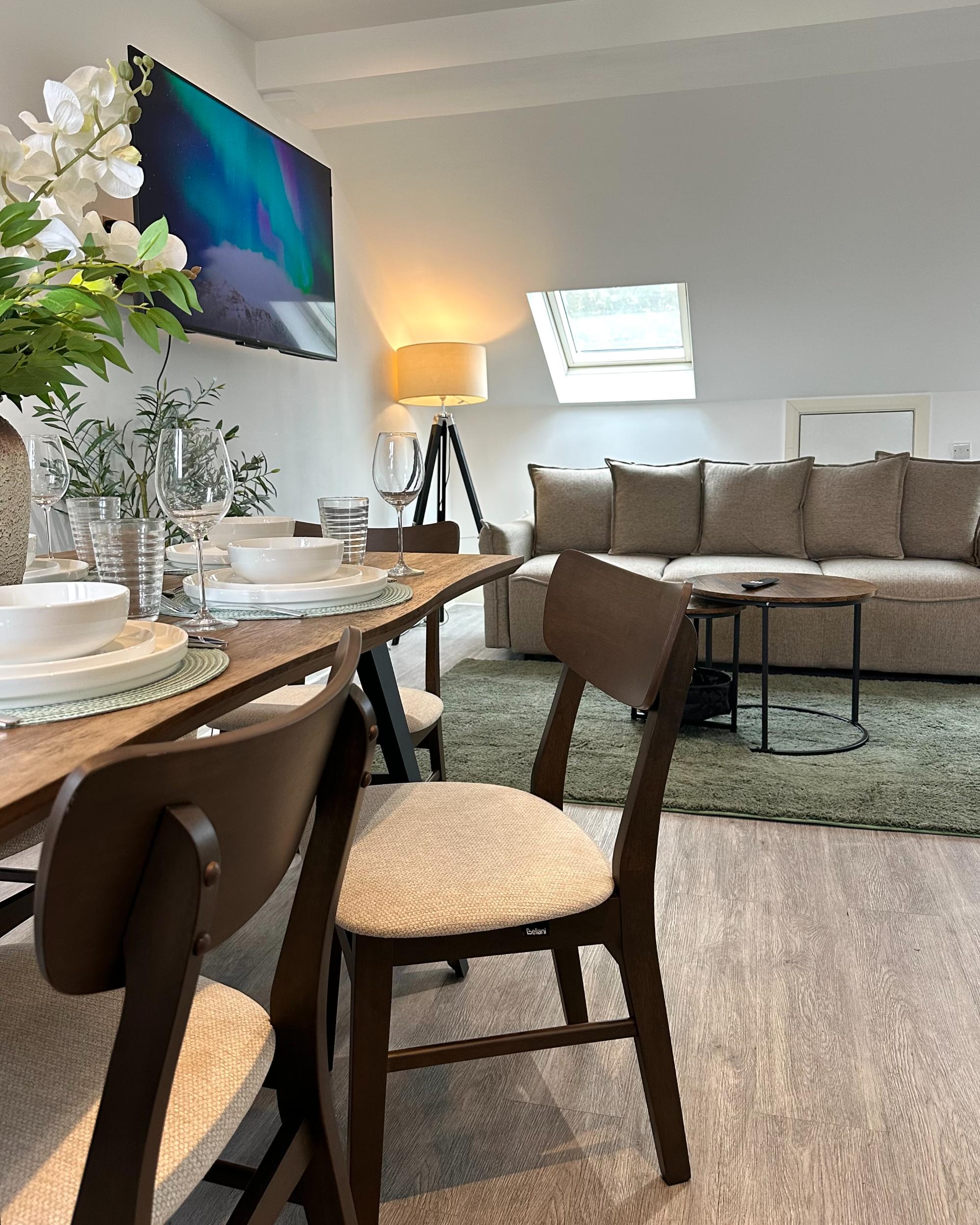 Set van 2 eetkamerstoelen ANOKA Hout Donkerbruin/beige