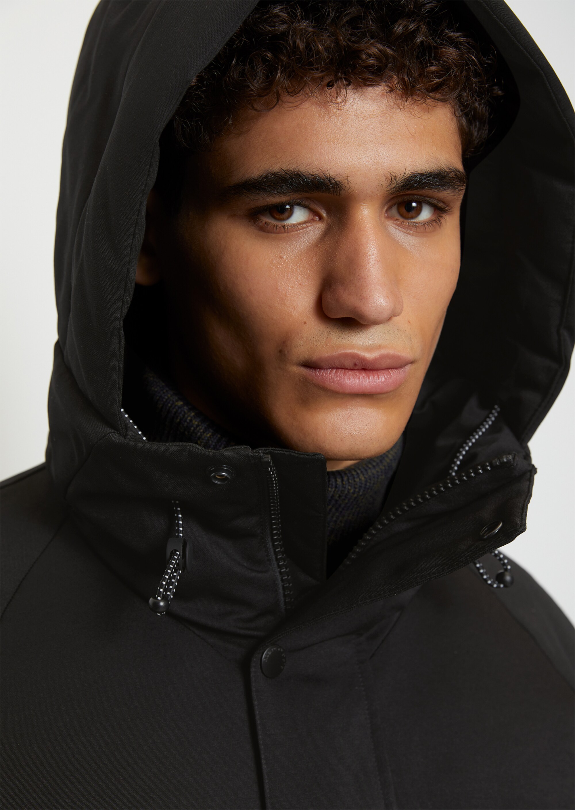 Kapuzen-Jacke regularmit Wattierung von Unifi REPREVE®