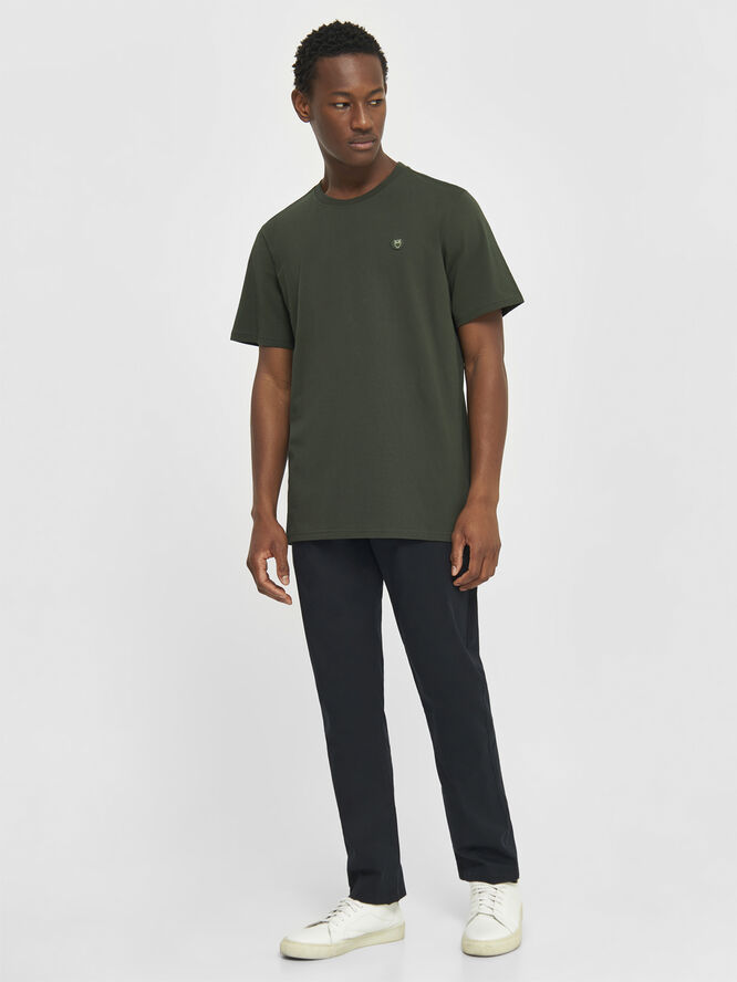 Knowledge Cotton Apparel LOKE badge tee - Regenerative Organic Certified� - GOTS/Vegan Grøn