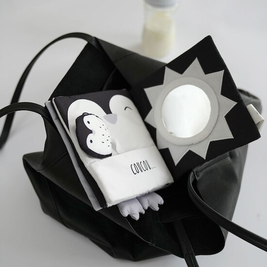 Livre d'éveil   Noir et blanc        de               Maïka