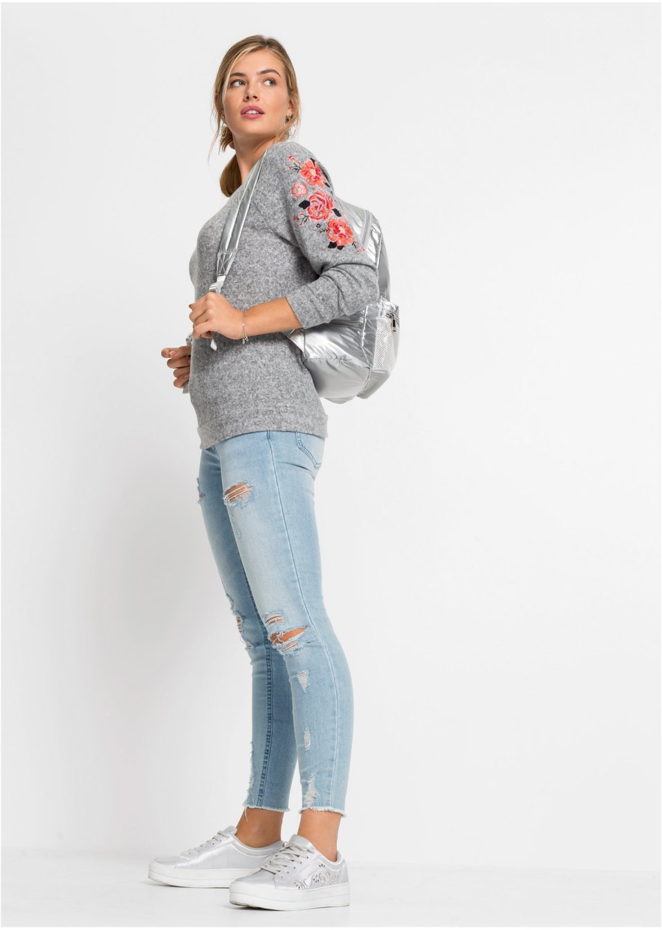 Pull à laçage