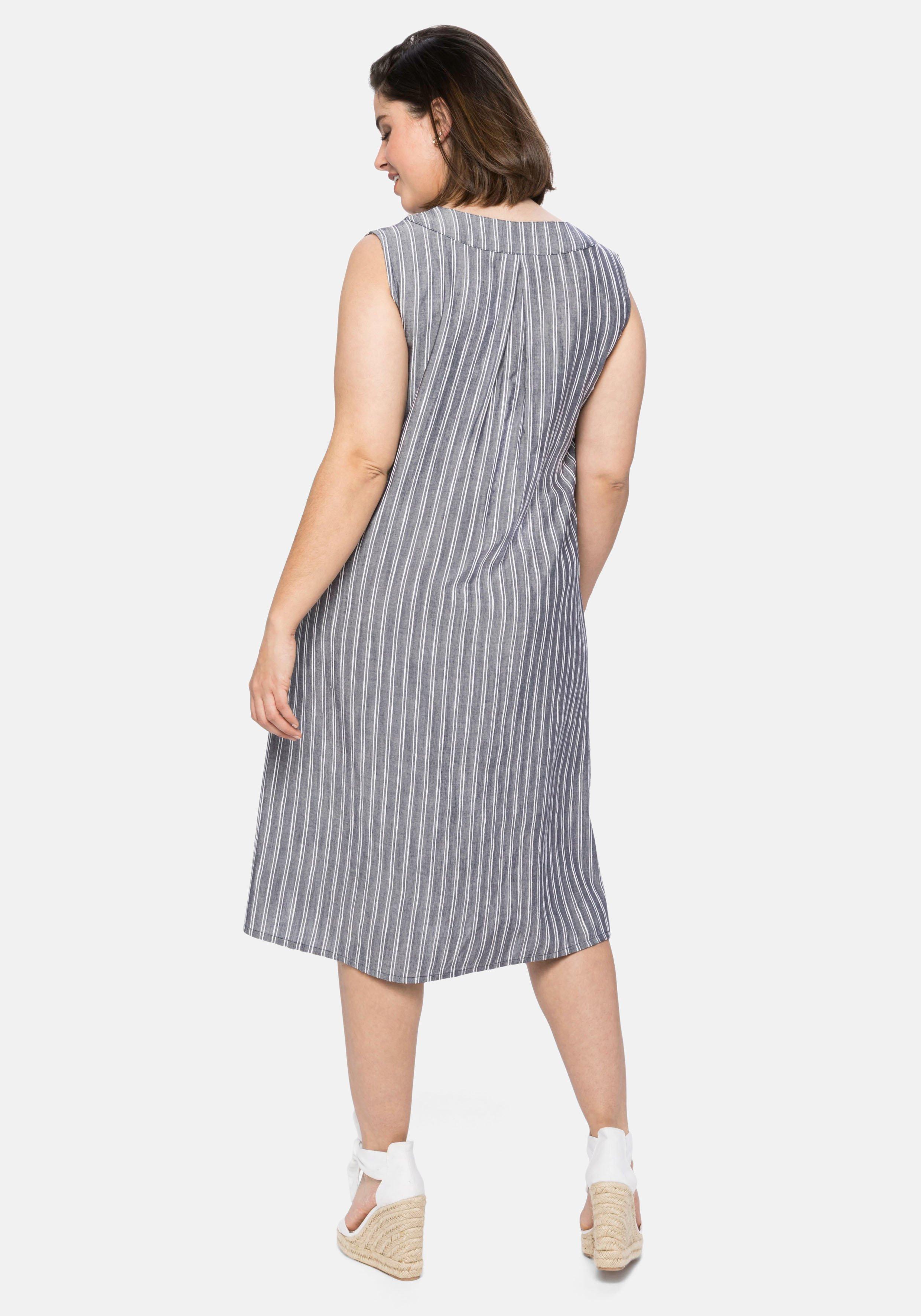 Ärmelloses Kleid mit strukturierten Streifen