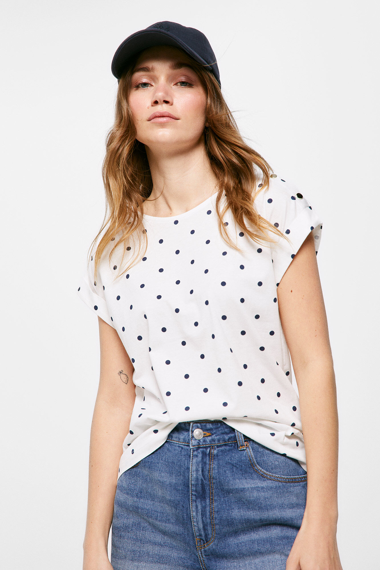 Camiseta de manga caída - marrom