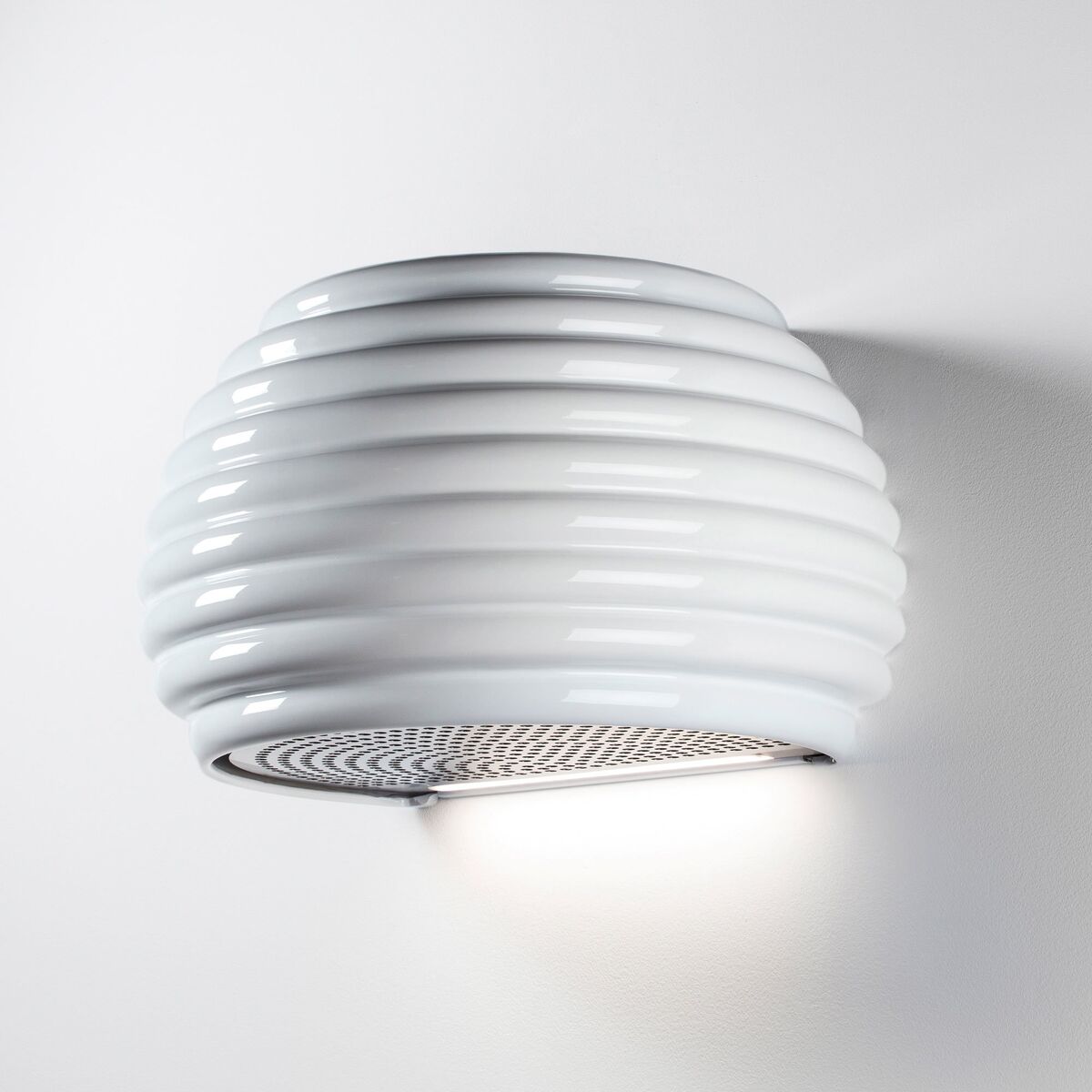 Beehive wall veggventilator, hvit