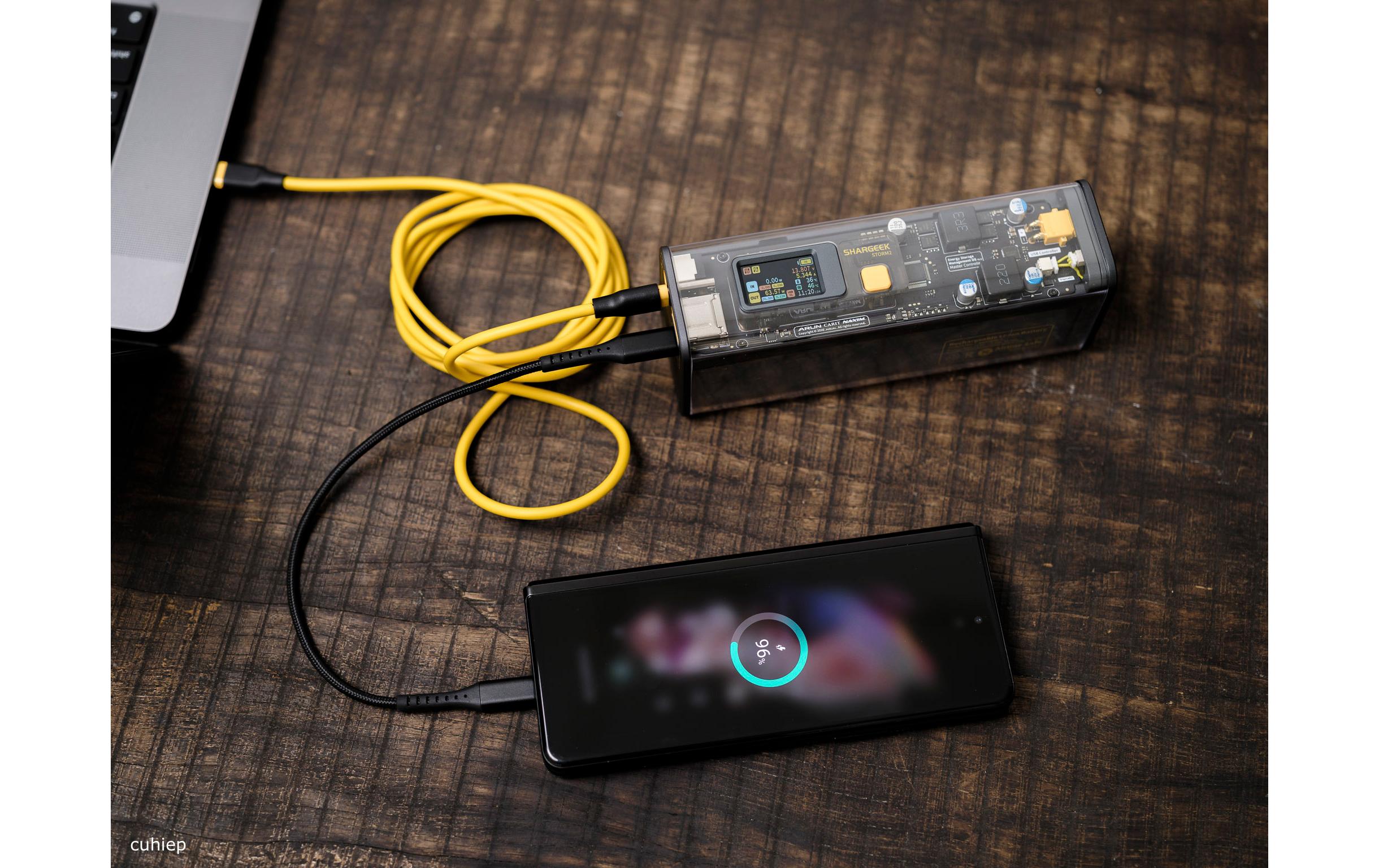 Powerbank Shargeek Storm 2 25600 mAh<br>Handliche Powerbank im transparentem Design