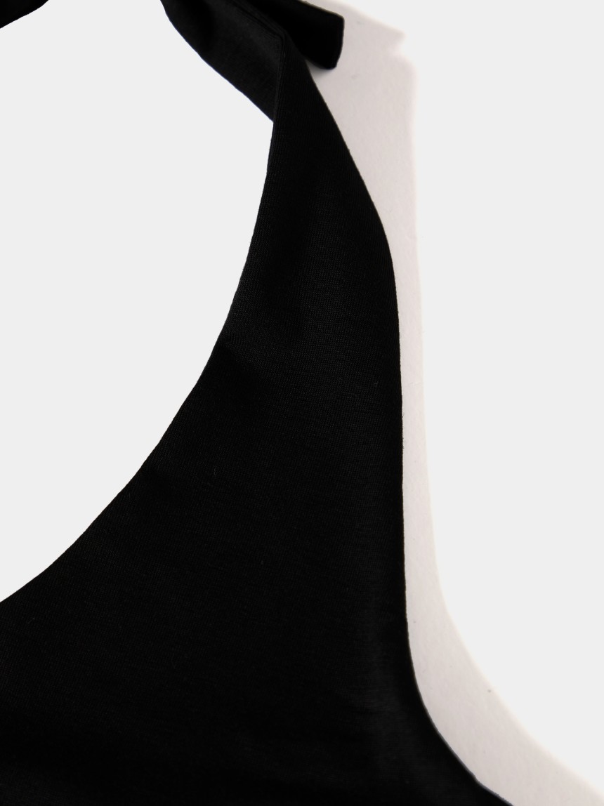 Top halter de malha com costas abertas
