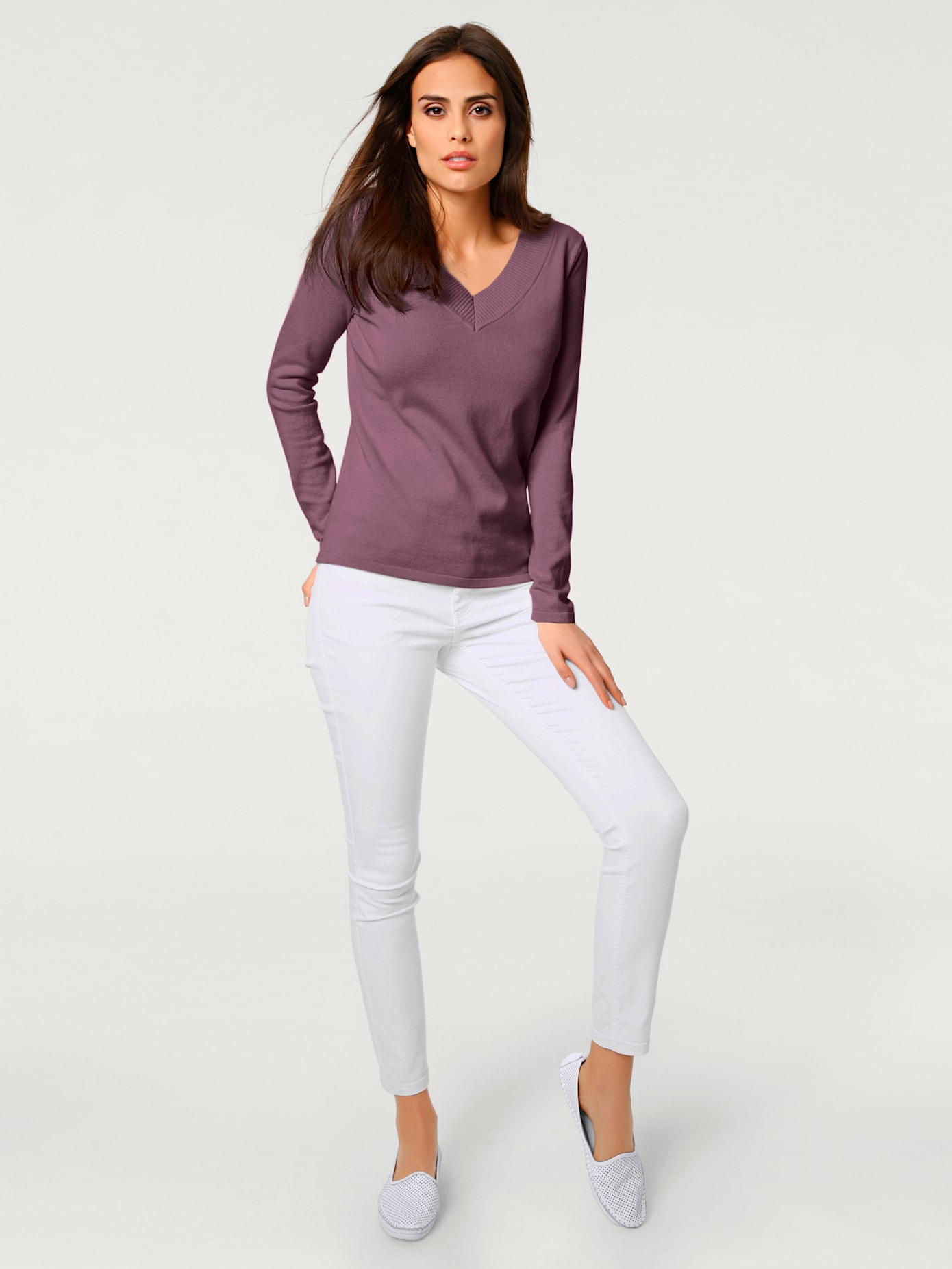 Joli pull basique à encolure en v