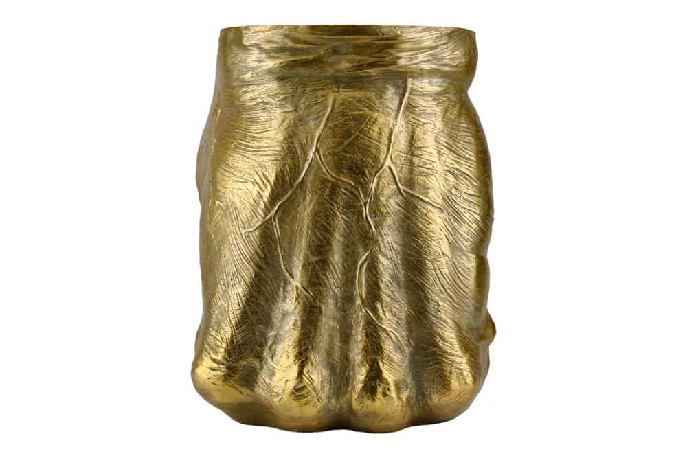 Handgefertigter Beistelltisch FIST 50cm gold runde Tischplatte Faust-Skulptur