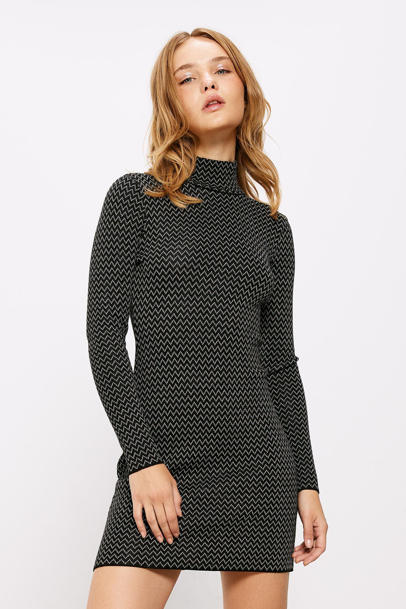 Vestido em ziguezague