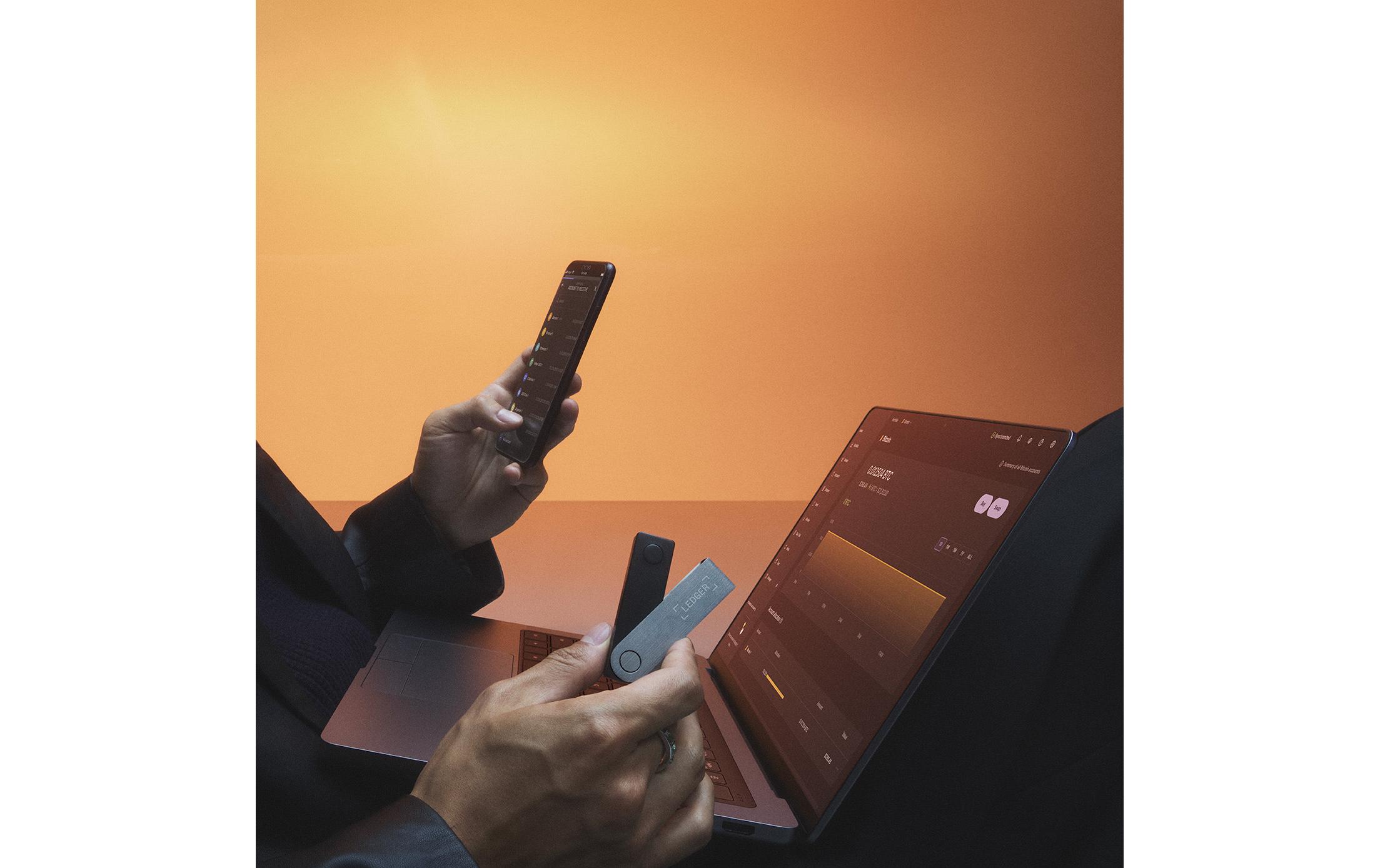 Nano X Amethyst Purple<br>Crypto-Hardware-Wallet mit Bluetooth zum Kaufen, Verwalten und Vermehren digitaler Vermögenswerte