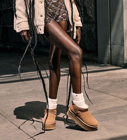 UGG BamseStøvler - W Classic Ultra Mini - Chestnut