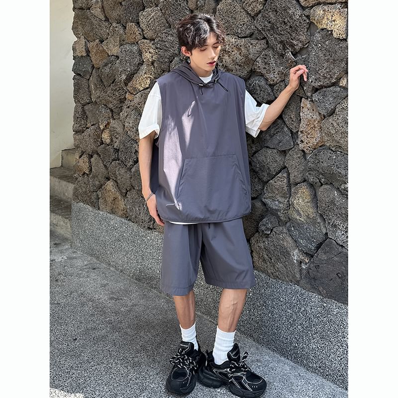 Freehop - Set: Effen tanktop met capuchon en trekkoord + shorts