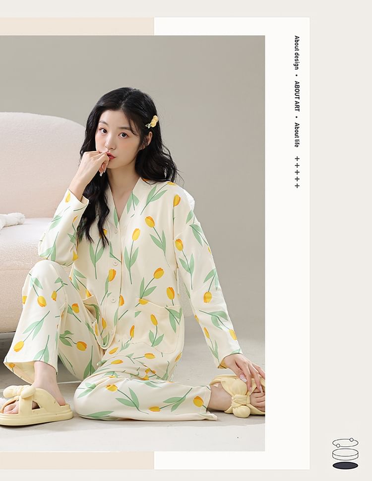 Jeony - Pyjamaset: lange mouwen, gewatteerde top met bloemenprint + broek