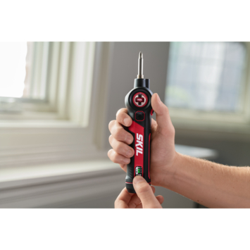 SKIL 4V accuschroevendraaier met kantelbare kop 2714GA (Incl. USB-C Lader, koffer en 28 accessoires)