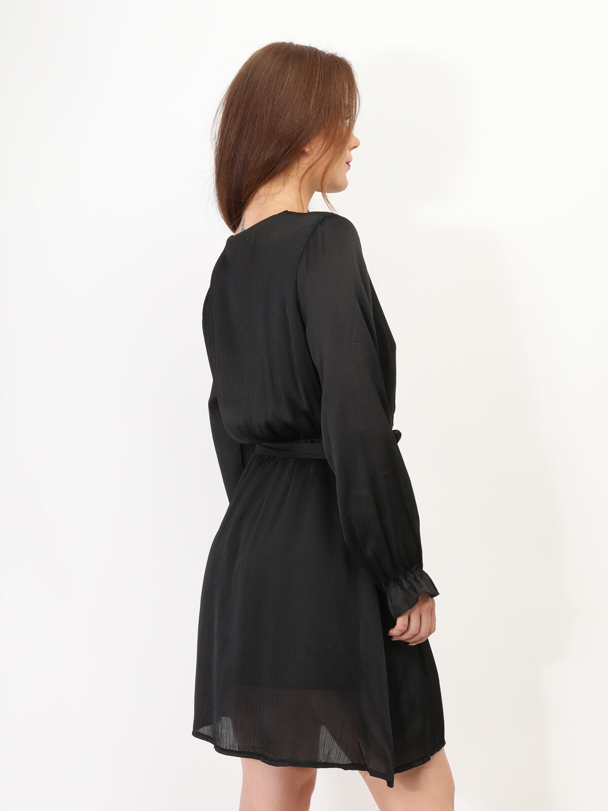 Robe cache-coeur satinée à ceinture- Noir