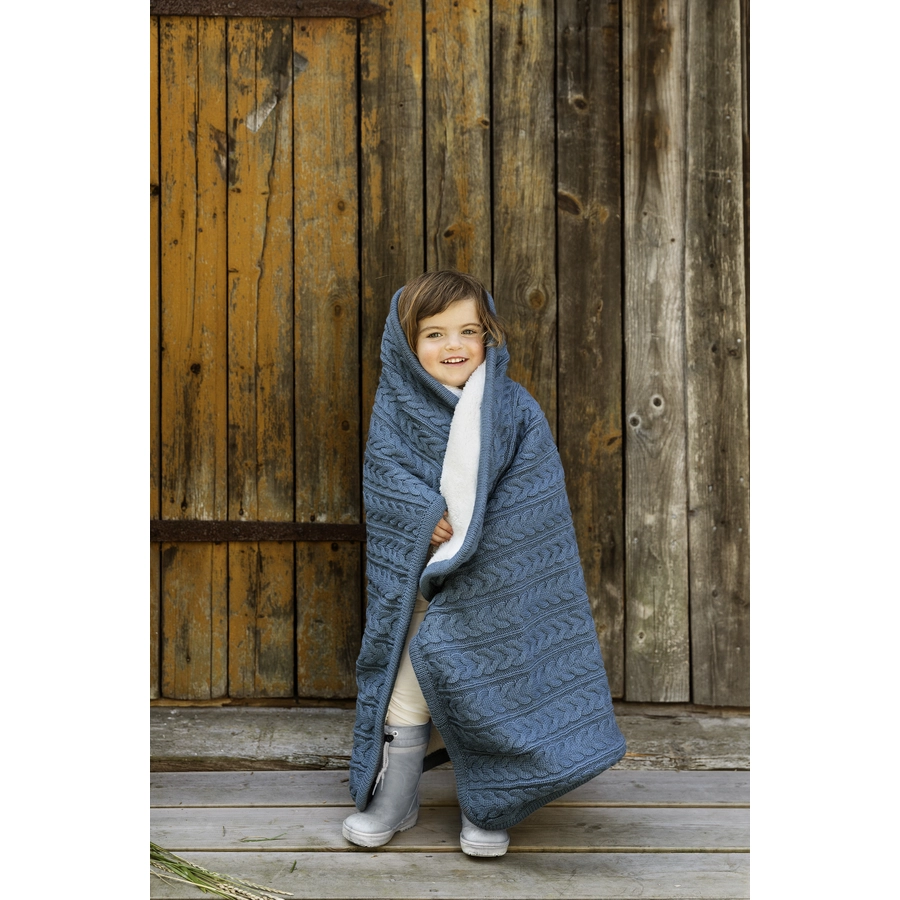 VINTER&BLOOM Kuscheldecke Cuddly Storm Blue