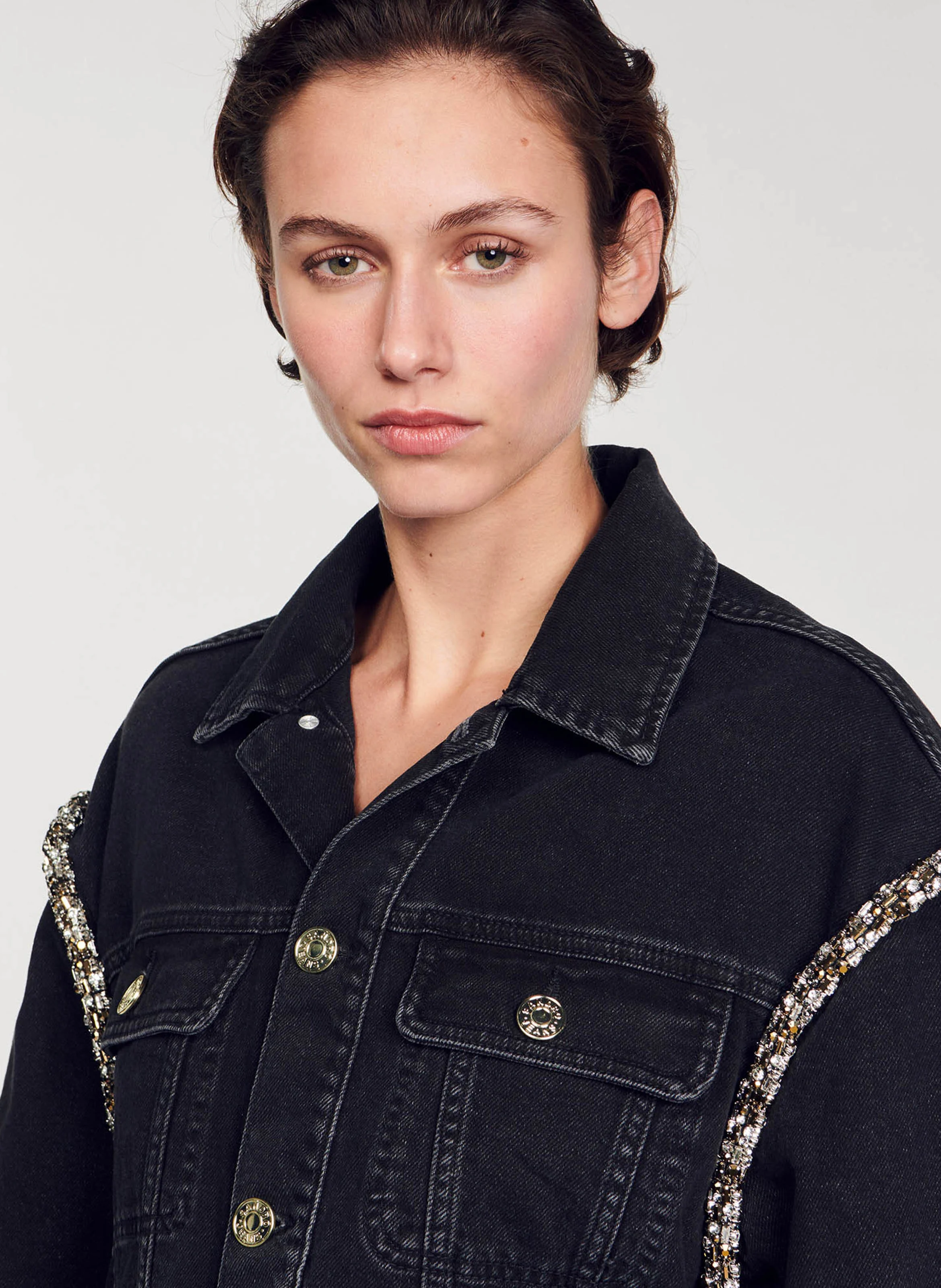 Veste en jean col classique avec strass | Noir