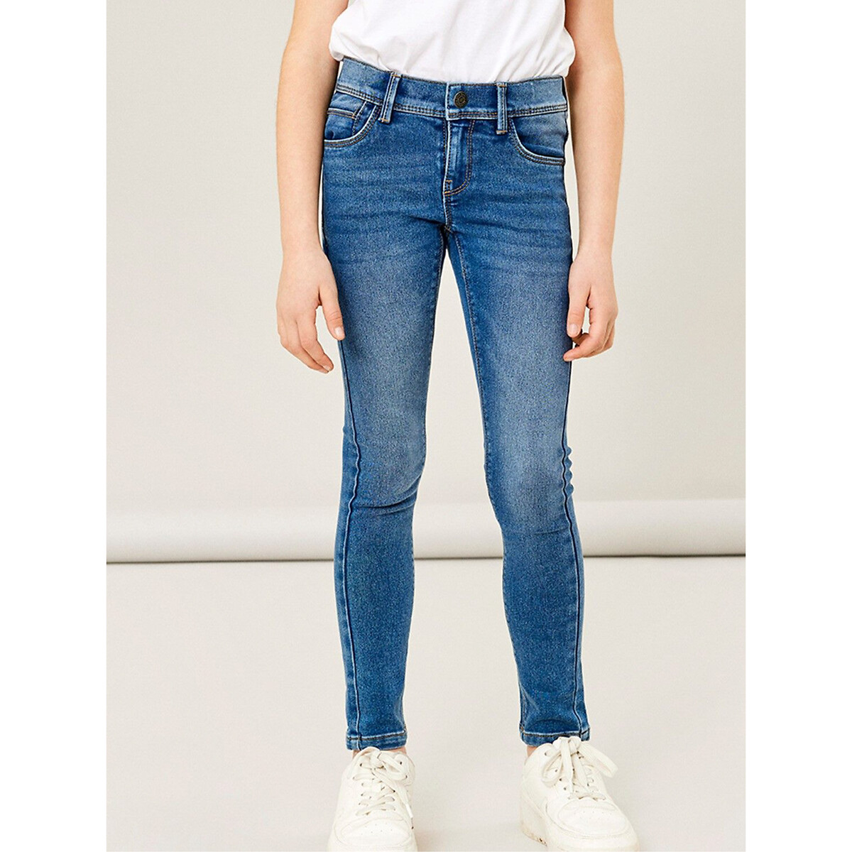 DÊ UM NOME A ELA<br>Calça jeans skinny