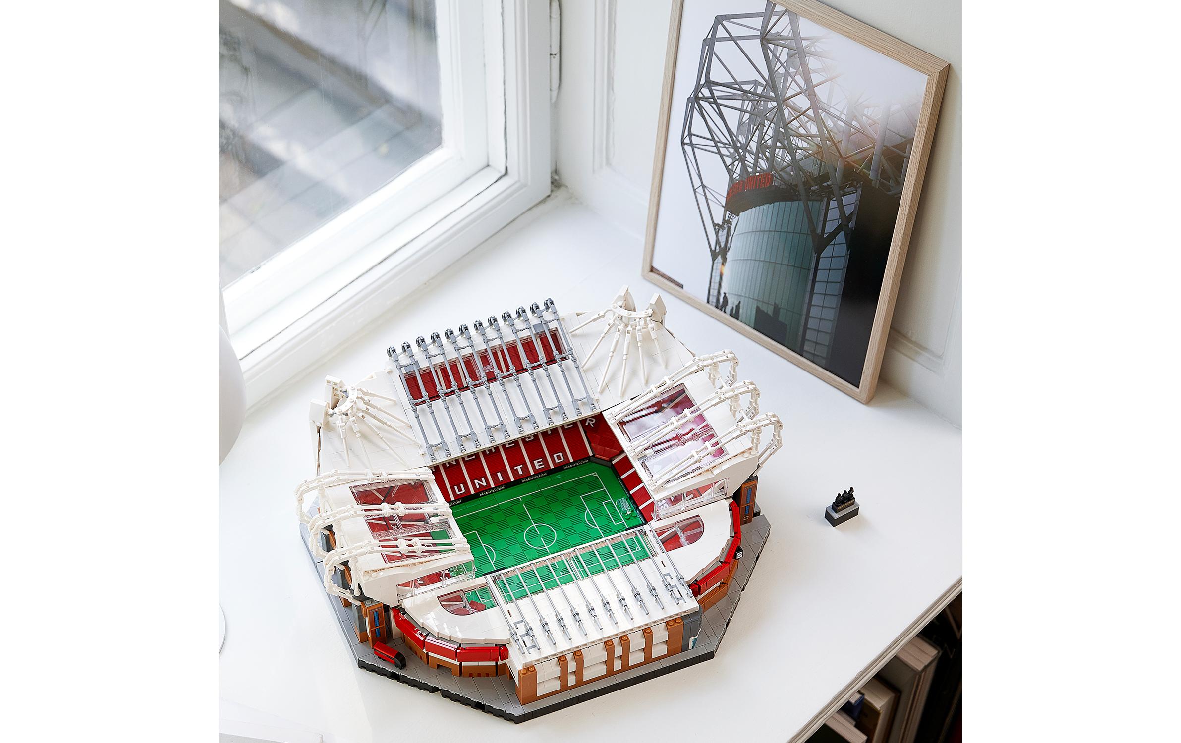 Icons Old Trafford – Manchester United 10272<br>Anspruchsvolles Bauprojekt für Fans von Manchester United
