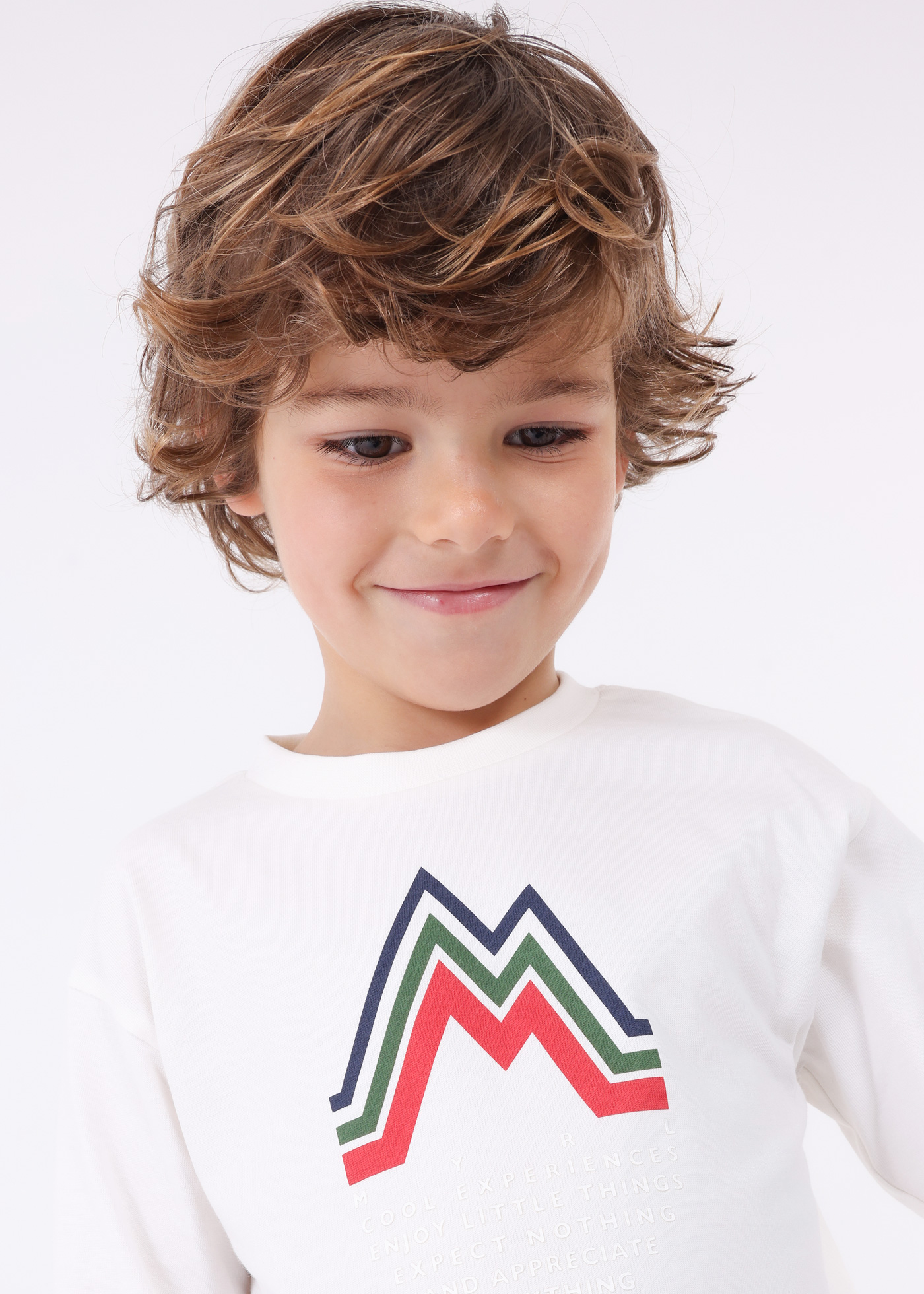 Camiseta infantil Better Cotton com ombros caídos
