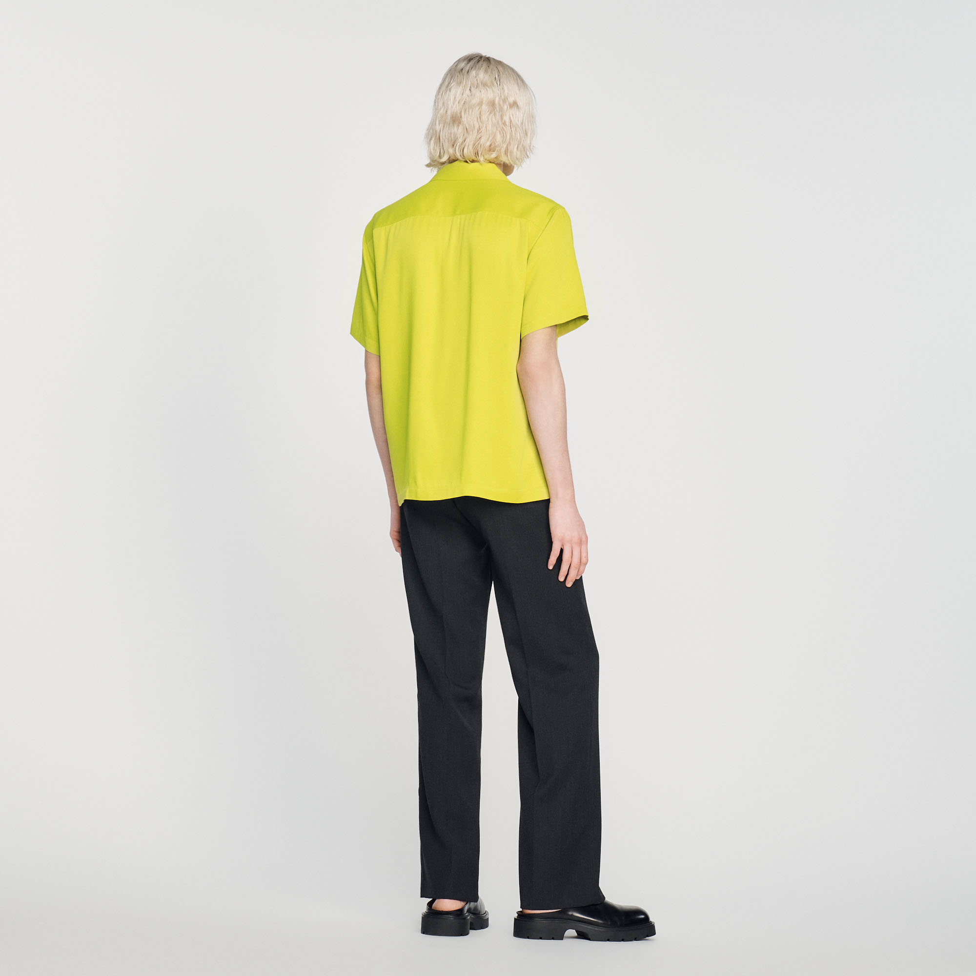 Chemise á manches courtes Homme