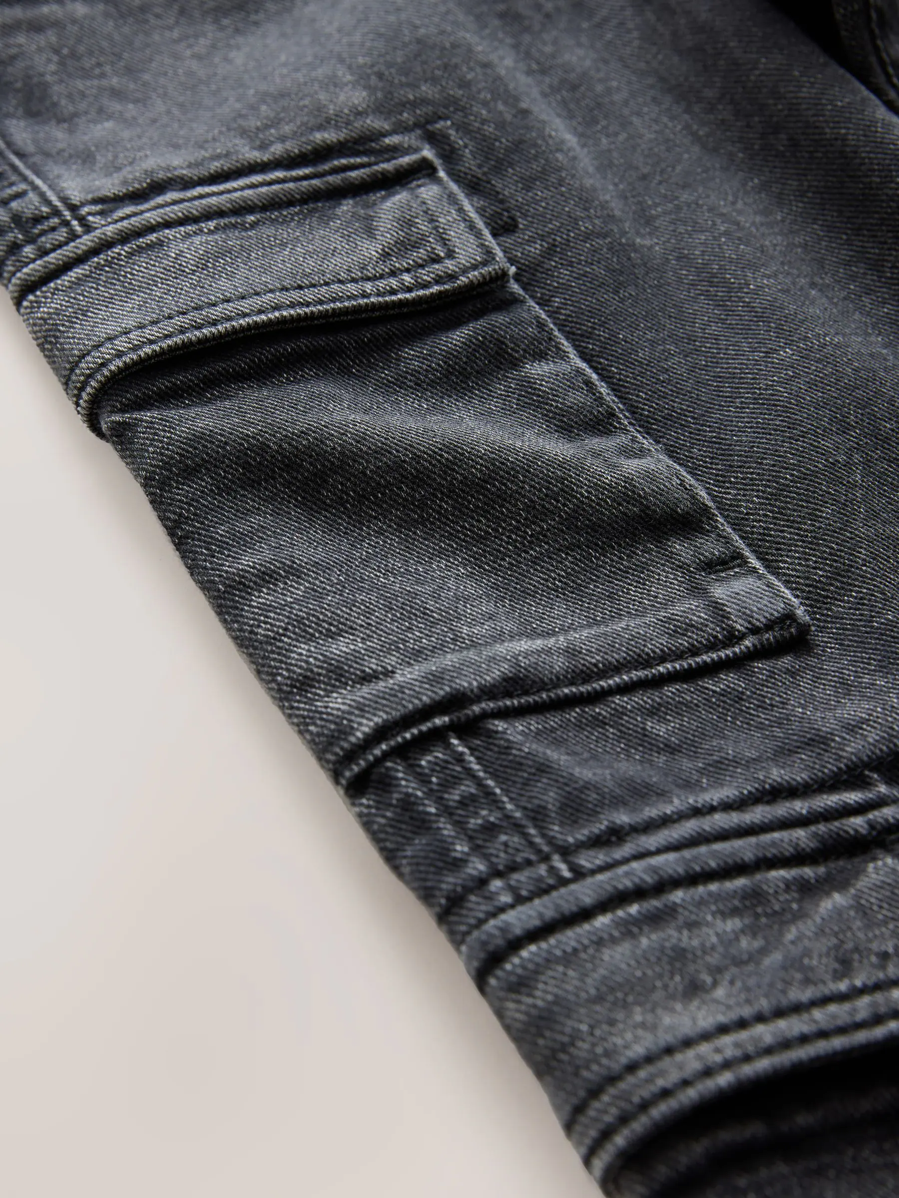 Zwart - Denim cargojeans met meerdere zakken en 100% katoen (3 - 16 jr)