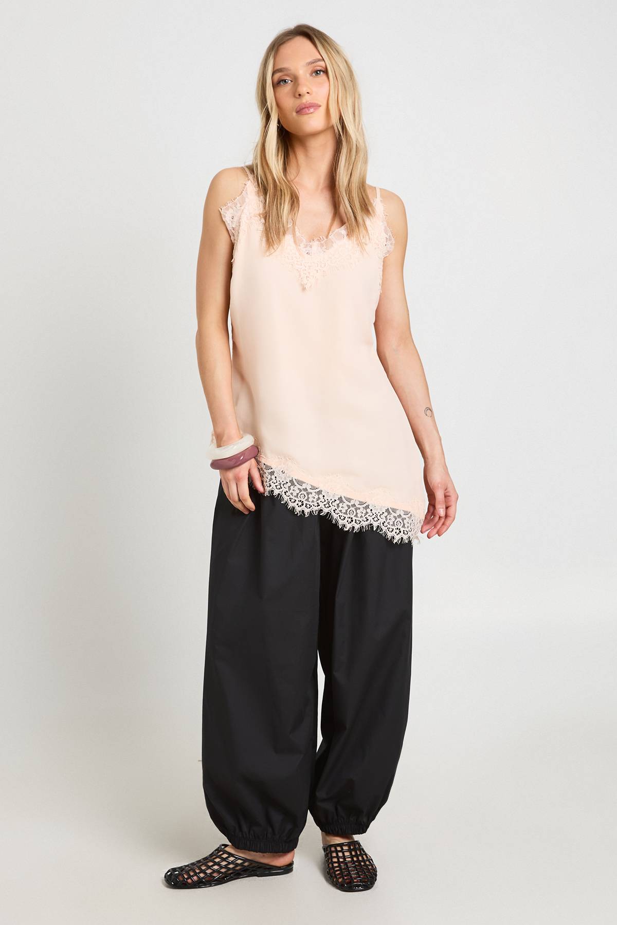 boohoo Pantalon Sarouel Taille Basse En Popeline Petite